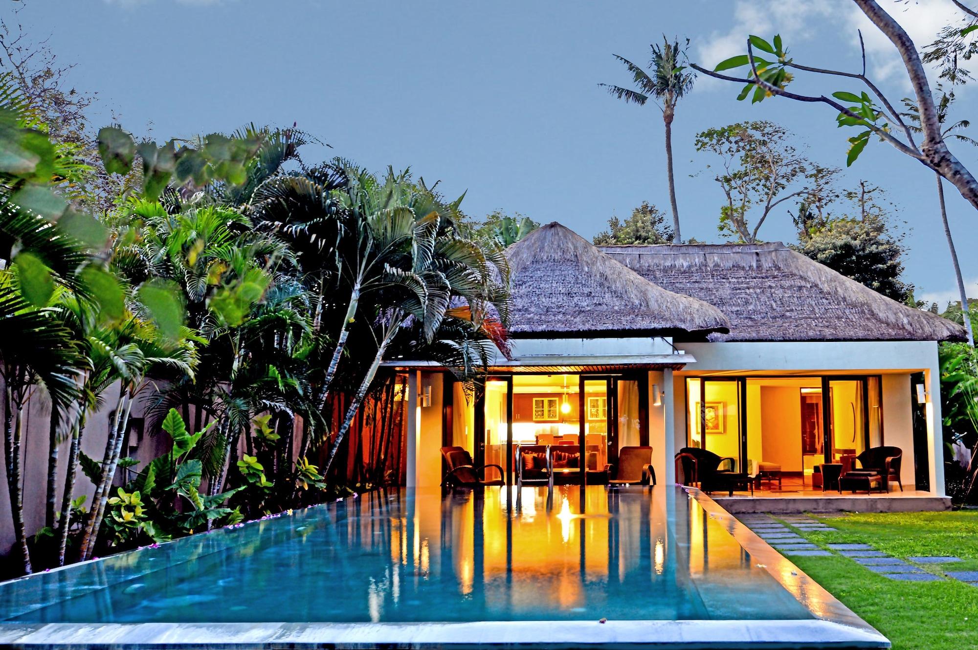 Prama Sanur Beach Bali Екстериор снимка A villa at the resort