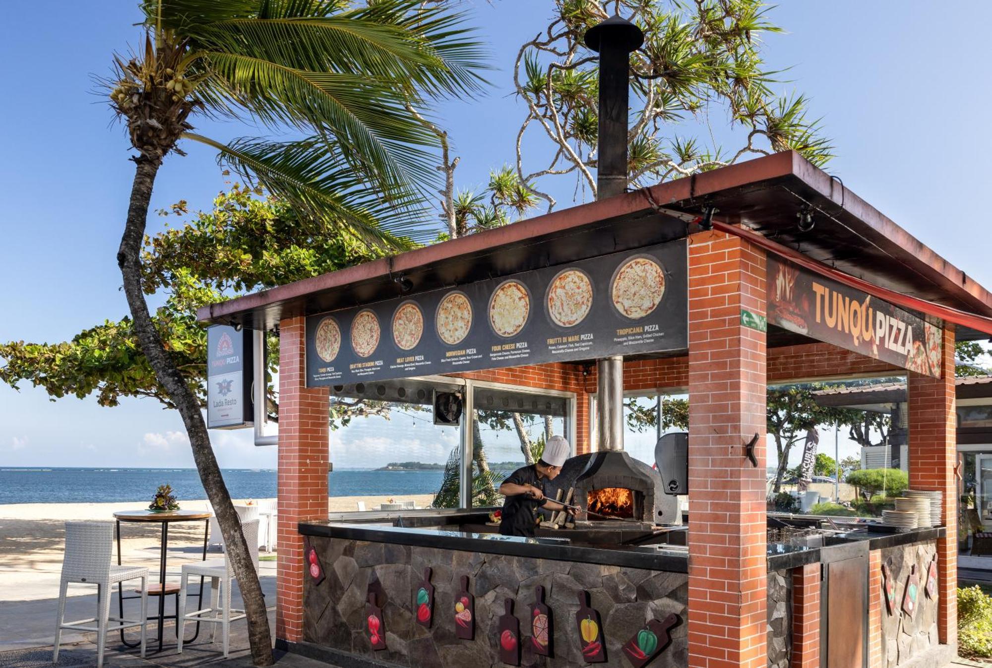 Prama Sanur Beach Bali Екстериор снимка Pizza Hut in Bali, Indonesia