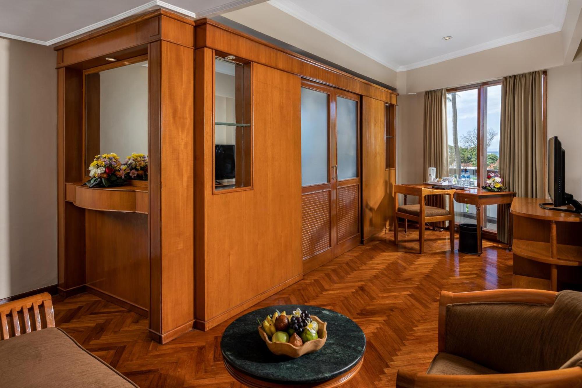 Prama Sanur Beach Bali Екстериор снимка A suite at the hotel