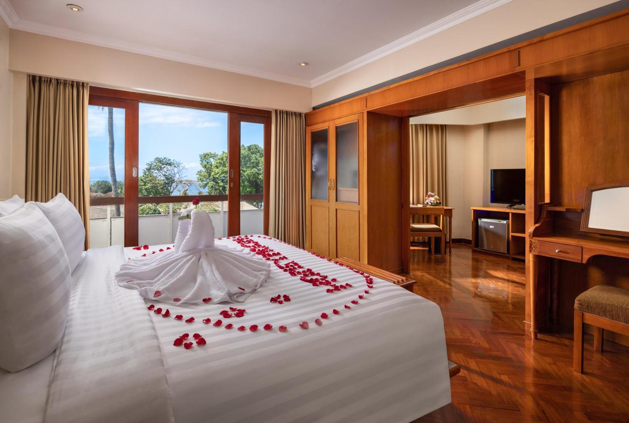 Prama Sanur Beach Bali Екстериор снимка Suite room