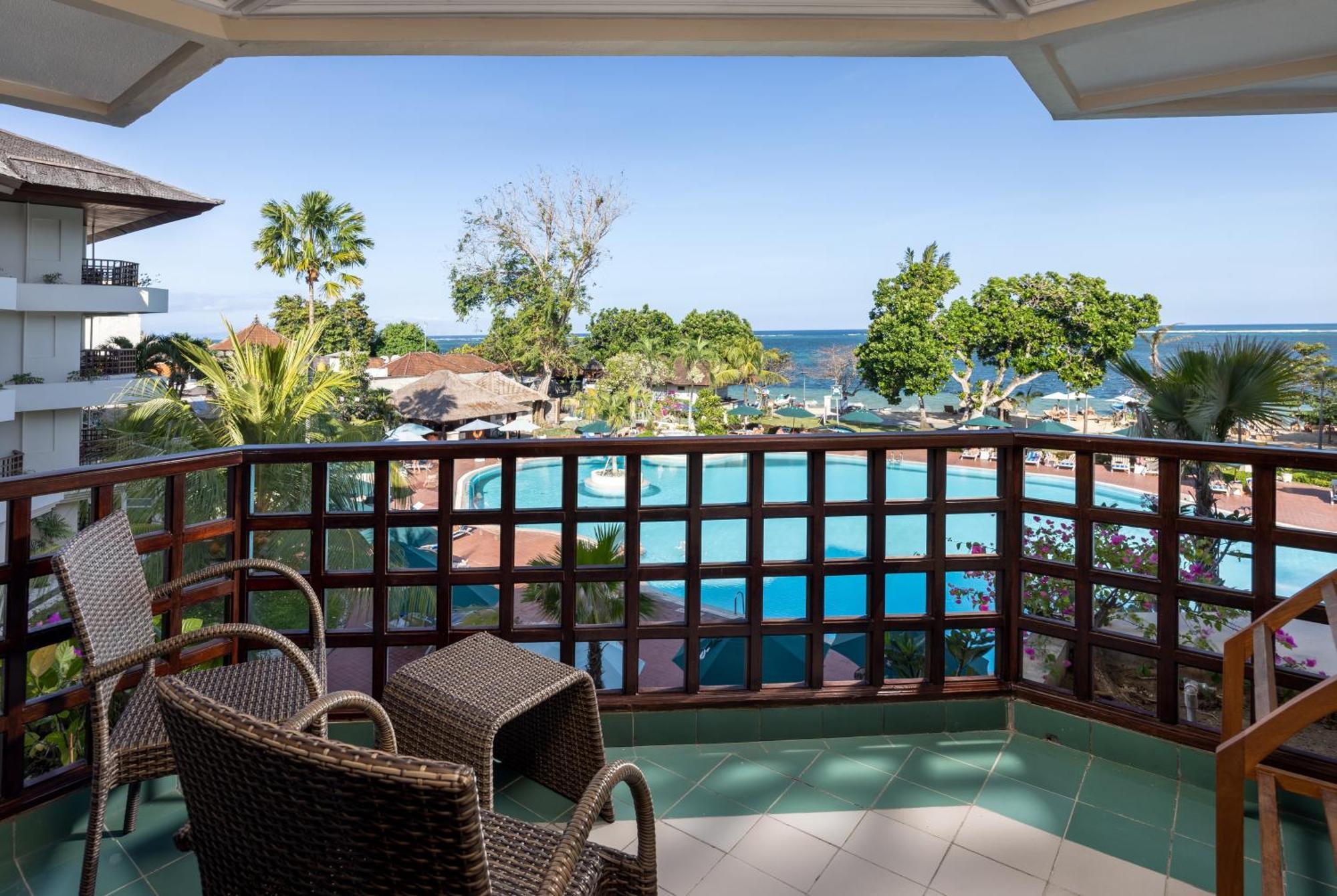 Prama Sanur Beach Bali Екстериор снимка Balcony of a hotel room